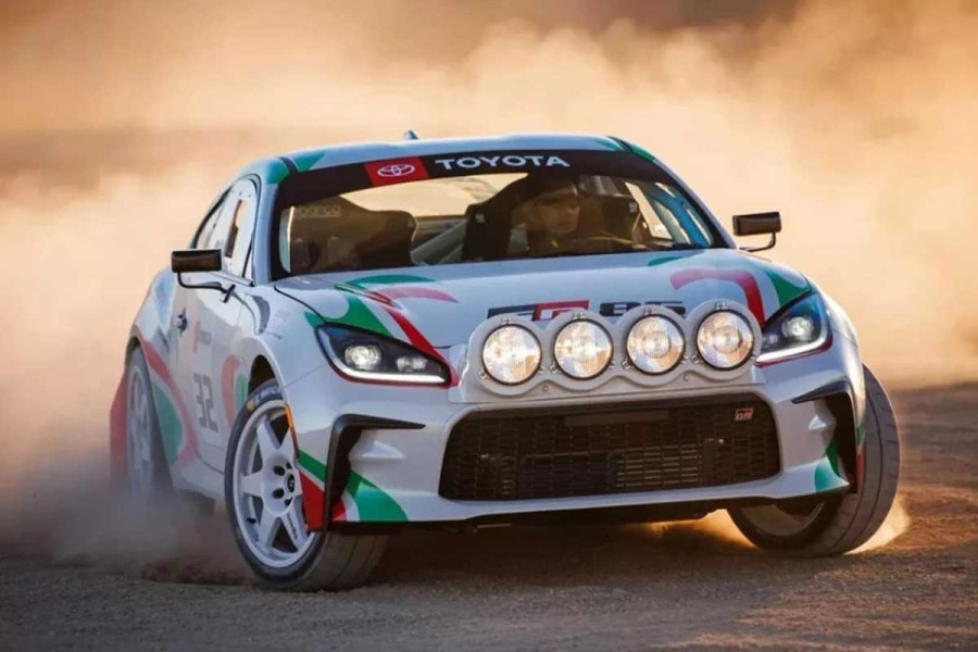 Μία αγωνιστικών προδιαγραφών Toyota GR86