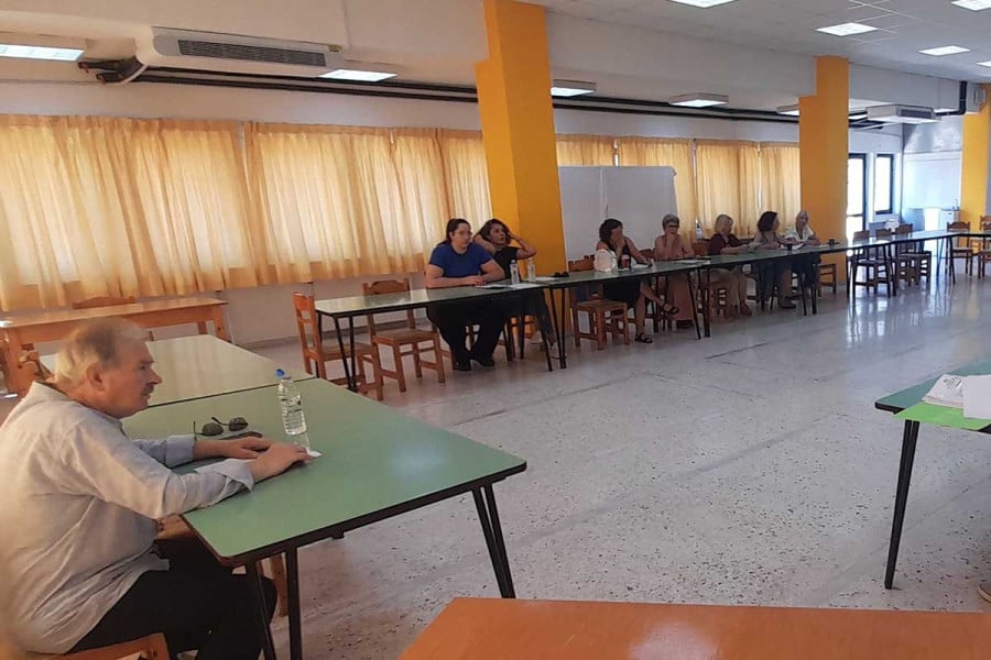 Ευρεία σύσκεψη έγινε στην πρ. Μαθητική Εστία Κρεστένων υπό το Δήμαρχο Σάκη Μπαλιούκο