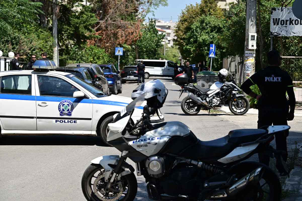 Άγρια δολοφονίας 47χρονης στο Χαλάνδρι - Την σκότωσε ο σύντροφός της στην είσοδο πολυκατοικίας (upd)