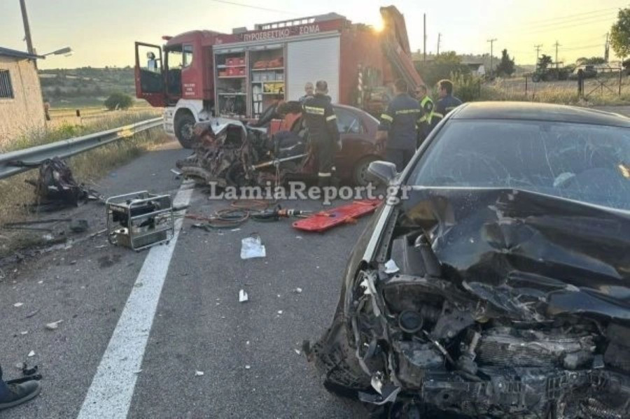 Θανατηφόρο τροχαίο στην Θήβα - Σκοτώθηκε ζευγάρι μετά από σφοδρή σύγκρουση αυτοκινήτων