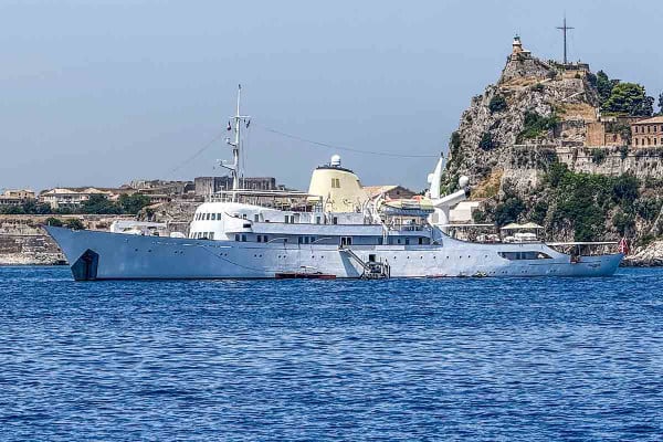 Christina O: Πώς είναι σήμερα η θαλαμηγός του Αριστοτέλη Ωνάση που πωλείται 52 εκ. ευρώ