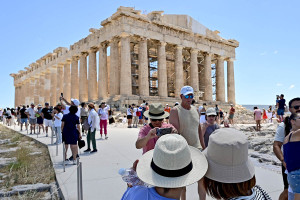 Τουριστικά έσοδα: Από Γερμανία και Ηνωμένο Βασίλειο το 1 στα 3 ευρώ