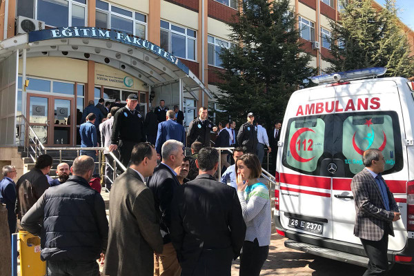 Τουρκία: Μυστηριώδης θάνατος 26χρονης - Η ανατριχιαστική φωτογραφία πριν πέσει στο κενό