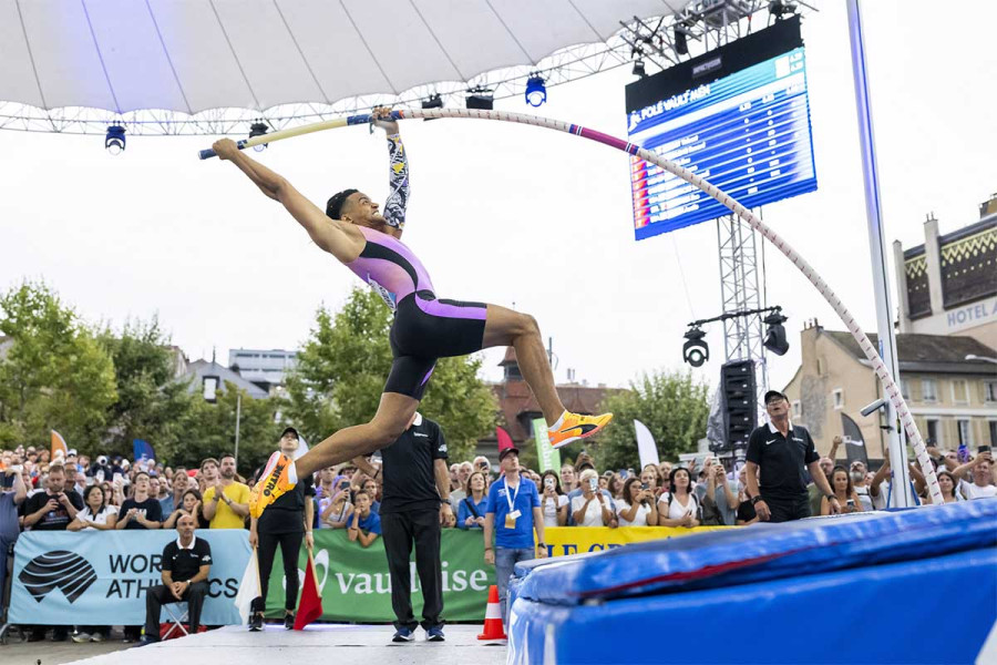 Diamond League: Τρομερός Καραλής και στη βροχή! Πρώτος στη Λωζάνη με 6,02μ.