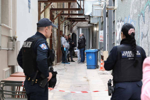Τα νέα στοιχεία από κάμερα ασφαλείας πριν την πτώση της 30χρονη γυναίκας από παράθυρο κτηρίου