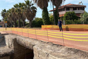Σε εξέλιξη οι εργασίες αποκατάστασης της γέφυρας στον οικισμό της Γλύφας του Δήμου Πηνειού