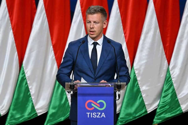 Politico: Το μεγάλο παζάρι του Πέτερ Μαγιάρ με τις Βρυξέλλες – Επιδιώκει επανεκκίνηση