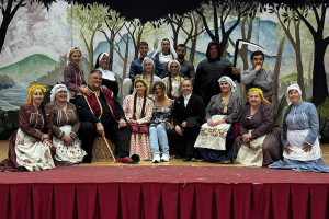 Η «Γκόλφω Αλλιώς» απο την θεατρική ομάδα Καλλικώμου «Αριστοτέχνες»