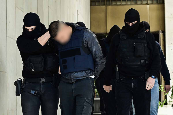 Άγιος Δημήτριος: «Δεν μπορούσε να δεχθεί το χωρισμό, μιλούσα και με τους δύο», είπε η 20χρονη