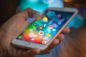 Τέλος η πρόσβαση στα social media για ανηλίκους κάτω των 15 ετών στη Δανία