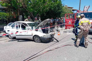 Τροχαίο στον Κακόβατο Ζαχάρως: Αυτοκίνητο εξετράπη της πορείας του – Εγκλωβίστηκε η οδηγός