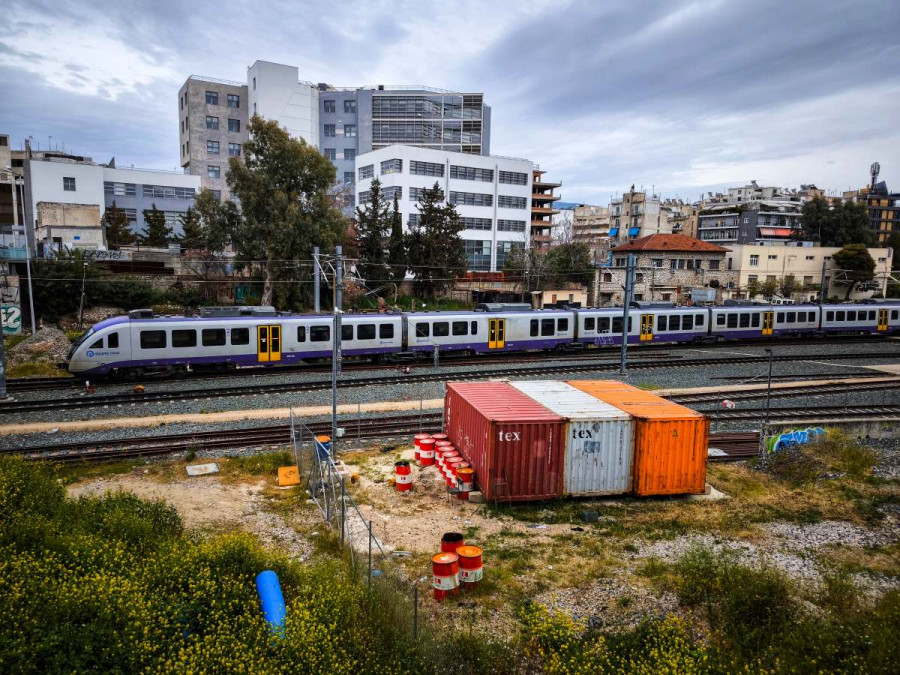«Ταφόπλακα» στη σύμβαση που είχε υπογράψει ο Καραμανλής με τη Hellenic Train: Πώς θα υλοποιηθεί η νέα συνεργασία