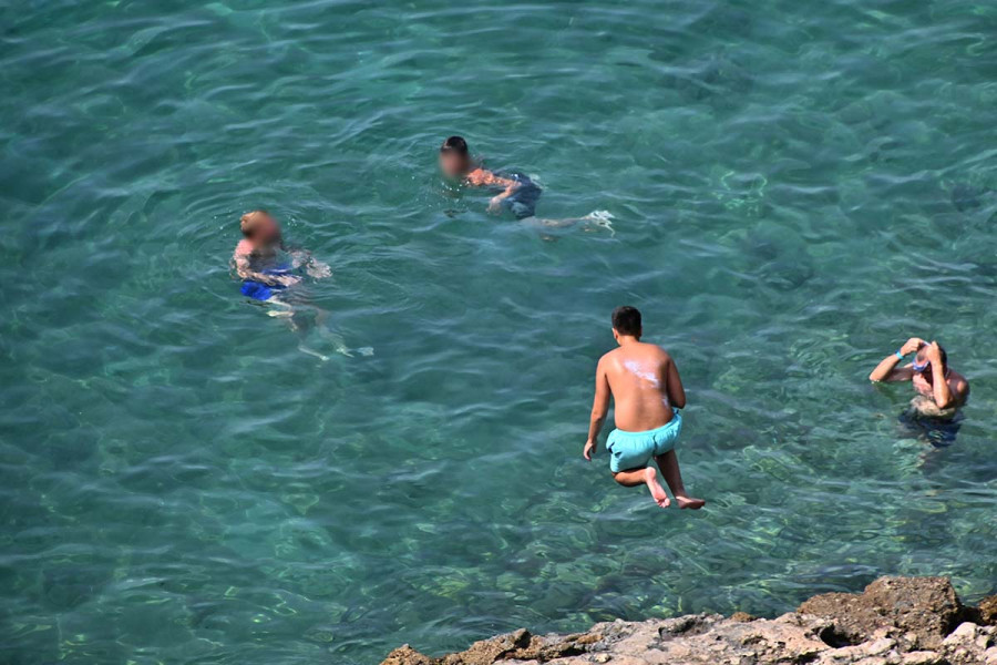 Έφαγες πριν τη θάλασσα; Πόση ώρα πρέπει να περιμένεις πριν βουτήξεις