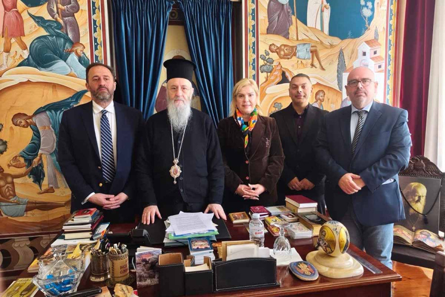 Έμπρακτη στήριξη και μήνυμα αλληλεγγύης από την Αντιπεριφέρεια Κοινωνικής Πολιτικής και Οικογένειας σε συνεργασία με τις Ιερές Μητροπόλεις