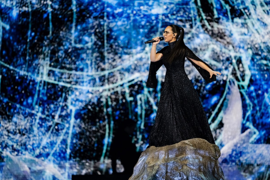 Eurovision: Στον τελικό η "Αστερομάτα" Κλαυδία - Καθηλωτική η ερμηνεία της