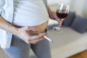 SOS – Το κάπνισμα στην εγκυμοσύνη επηρεάζει τη συμπεριφορά του παιδιού
