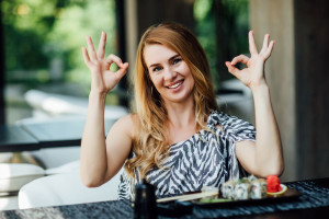 Πώς να τρως έξω χωρίς να χαλάσεις τη διατροφή σου