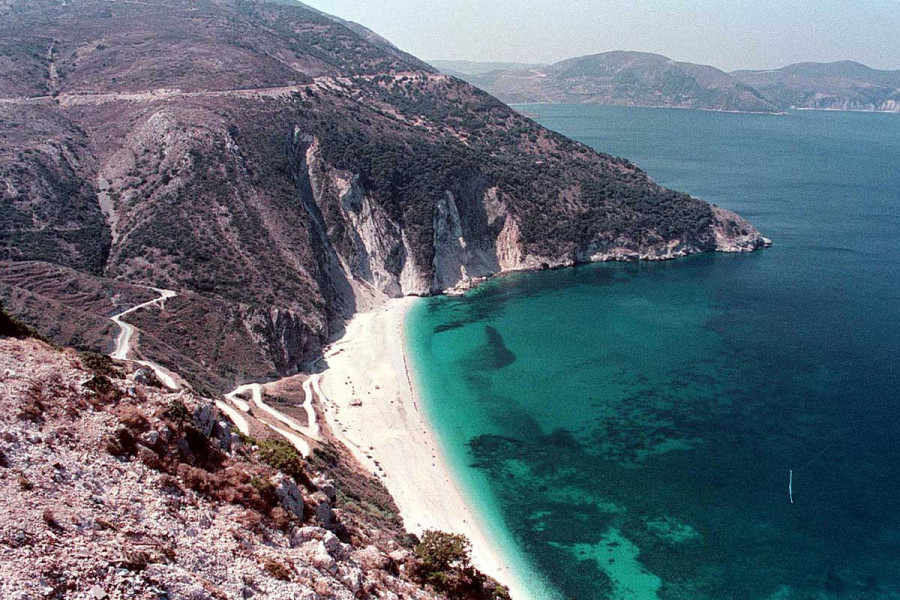 Κεφαλονιά – Μύρτος: Ο Δήμος δε μπορεί να λειτουργήσει τις υποδομές στην παραλία – Αρνητικός αντίκτυπος (video)