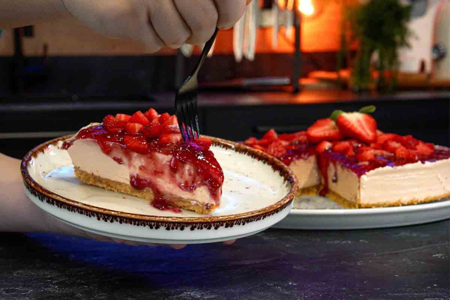 Cheesecake Σοκολάτα-Φράουλα με Βελούδινη κρέμα