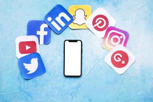 Τέλος τα Social Media για ανήλικους κάτω των 15 ετών-Όσα πρέπει να ξέρετε μέσα από 10 ερωταπαντήσεις
