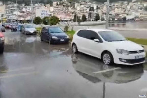 Η θάλασσα βγήκε στη στεριά στον Αμβρακικό: Πλημμύρισε παιδικός σταθμός στην Αμφιλοχία (video)