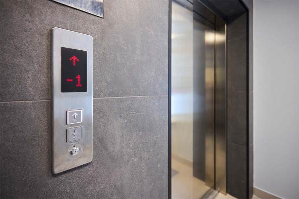 Ανελκυστήρες: Πότε λήγει η προθεσμία για την απογραφή - «Τσουχτερά» τα πρόστιμα