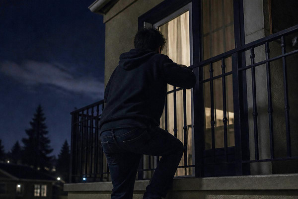 14χρονος «Spider-Man» στην Πάτρα: Μπήκε σε σπίτι από το λούκι και άρπαξε κοσμήματα