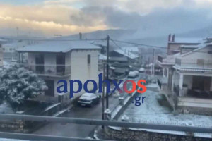 Καλάβρυτα: Σε λευκό τοπίο η πόλη, το χιονοδρομικό και τα χωριά - Τα εκχιονιστικά κρατούν ανοιχτούς τους δρόμους(photos &amp; video)