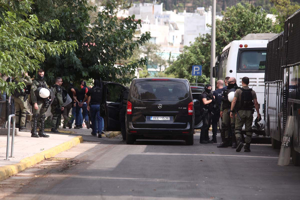 Ενώπιον του Εισαγγελέα οι συλληφθέντες για την εμπρηστική επίθεση στη Marfin