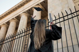 Ευρώπη των ανισοτήτων: Σε ποια χώρα της ΕΕ έχουν περισσότεροι νέοι πτυχίο πανεπιστημίου;