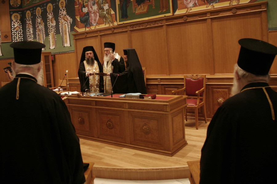 Κληρικοί και social media: Μέτρα «για να προλάβει εκτροχιασμούς ή να επαναφέρει παρεκτρεπομένους»