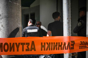 Διοικητής ΕΦΚΑ για 89χρονο: «Είχε κρυμμένη την καραμπίνα κάτω από την καμπαρντίνα»
