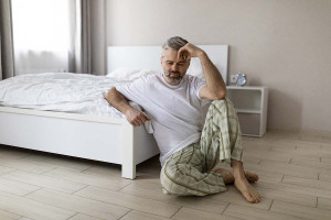 Το εργασιακό στρες κρατά ξύπνιους τις νύχτες 7 στους 10 εργαζόμενους άνω των 50