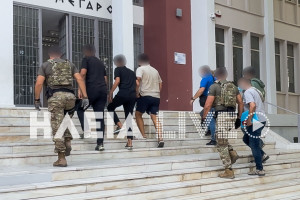 Πύργος: Στον Εισαγγελέα Ηλείας οι πέντε κατηγορούμενοι για διακίνηση μεταναστών