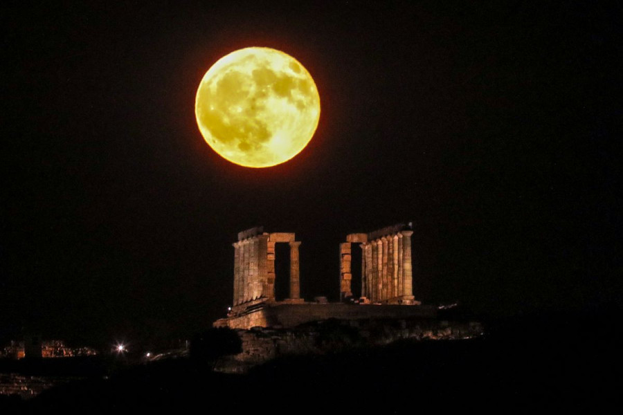 Πανσέληνος Αυγούστου: Πότε θα φωτίσει τον ουρανό το «Φεγγάρι του Οξύρρυγχου»