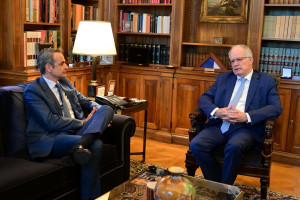 Μητσοτάκης σε Τασούλα: Ελληνικά πολεμικά έξω από τα χωρικά ύδατα της Λιβύης για αποτροπή μεταναστών