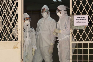 Τι είναι ο ιός Νίπα και πόσο κινδυνεύουμε; Επτά ερωτήσεις - απαντήσεις με όσα πρέπει να ξέρουμε