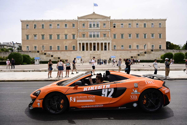 Τι έχουν πουλήσει στην Ελλάδα, Ferrari, Lamborghini και Porsche