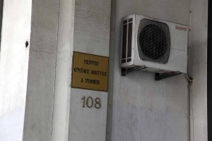 Αυξάνονται σε 17 οι στρατιωτικοί κτηνίατροι για την καταπολέμηση του αφθώδους πυρετού στη Λέσβο