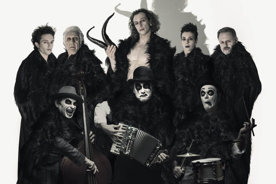 “Βάκχες” του Ευρυπίδη με τους “The Tiger Lillies” στο θέατρο Φλόκα