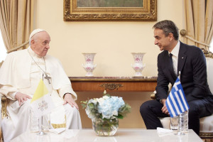 Στην κηδεία του πάπα «σχεδιάζει να παραστεί» ο Κυριάκος Μητσοτάκης