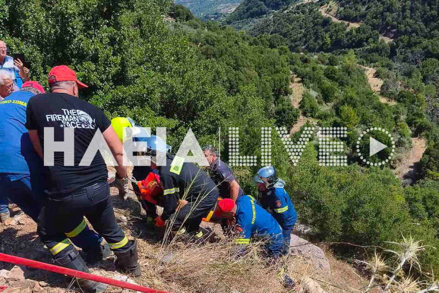 Ράμα Ανδρίτσαινας: Μια τραυματίας σε εκτροπή αυτοκινήτου σε χαράδρα - Ανασύρθηκε από τους πυροσβέστες