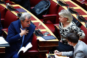 Άρση ασυλίας των βουλευτών του ΣΥΡΙΖΑ Πολάκη - Ακρίτα αποφάσισε η Επιτροπή Δεοντολογίας