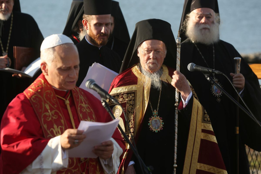 Ιστορική συνάντηση Πάπα Λέοντα - Βαρθολομαίου στο Φανάρι: Υπεγράφη η Κοινή Διακήρυξη