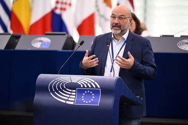 Να πληρώνονται οι αγρότες, όχι οι εκτάσεις: 56 τροπολογίες Αρναούτογλου για μια δίκαιη νέα ΚΑΠ