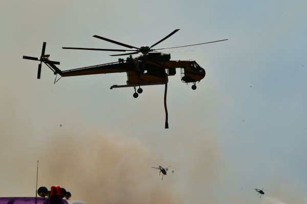 Εκτός ελέγχου η φωτιά στην Τραπεζίτσα Κόνιτσας: Στη μάχη 150 πυροσβέστες και 15 εναέρια - Ήχησε το 112