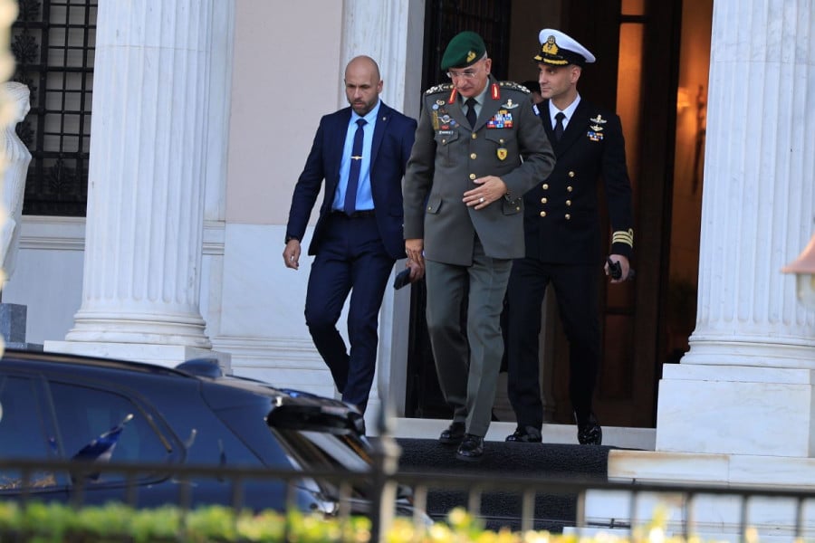 Συνεδρίασε το ΚΥΣΕΑ: Παρατείνονται οι θητείες των Αρχηγών