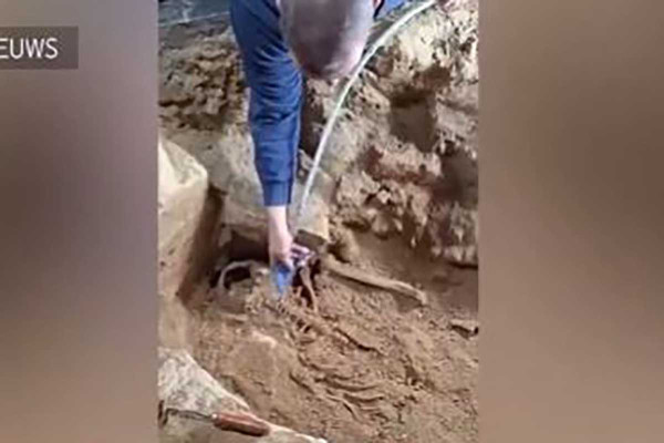 Νέες έρευνες θα δείξουν αν ο σκελετός που βρέθηκε σε εκκλησία στο Μάαστριχτ ανήκει στον θρυλικό Ντ' Αρτανιάν