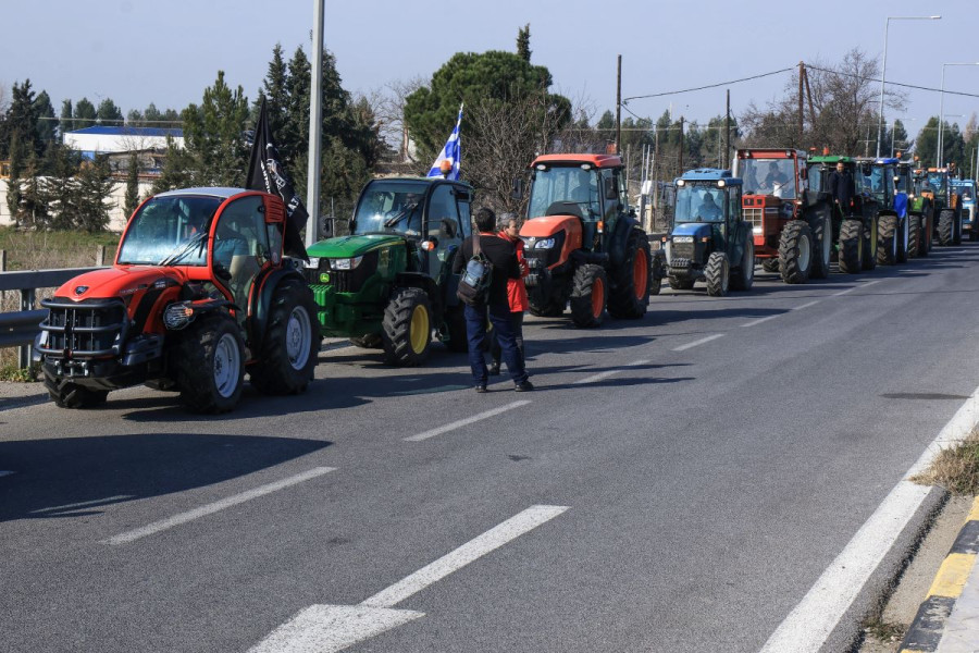 Ιωάννινα: Πορεία με τρακτέρ και συγκέντρωση διαμαρτυρίας αγροτών στην Περιφέρεια Ηπείρου