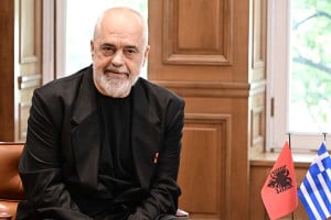 Στο Άγιο Όρος ο Έντι Ράμα - Διανυκτέρευσε στην Μονή Βατοπαιδίου